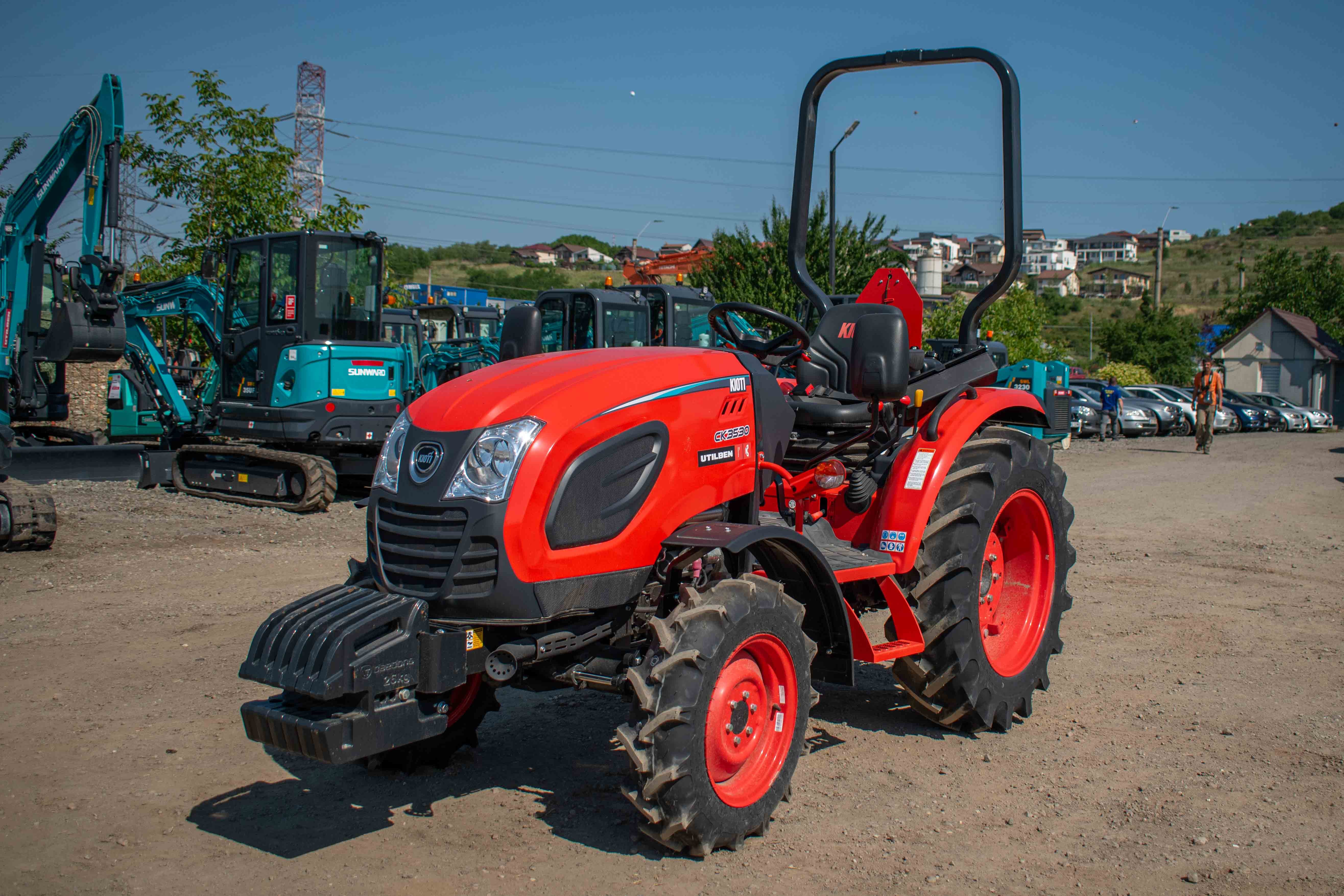 Tractoare CK 3530-EU ROPS spate- transmisie manuala